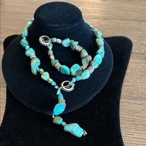Turquoise Beaded Necklace and Bracelet Set GUC